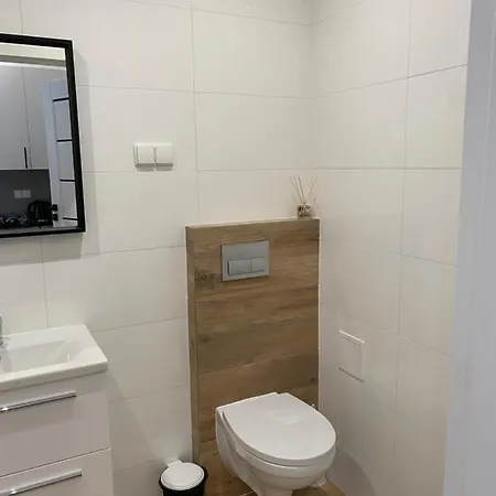 Kawalerki Basi Przy Dabrowskiego 22 Katowice